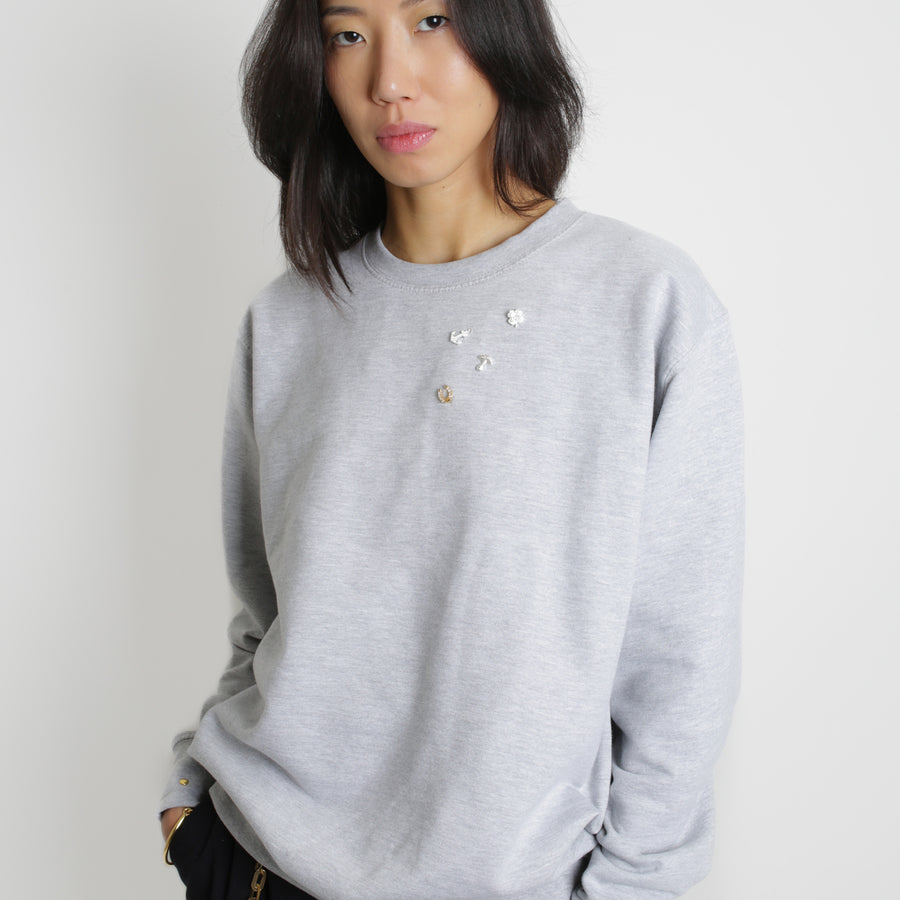 LUCKY SWEATER, pins gold